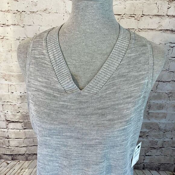 BP Nordstorm Womens Gray Sleeveless Acrylic Oversized Sweater Vest Size XXS - Picture 3 of 8